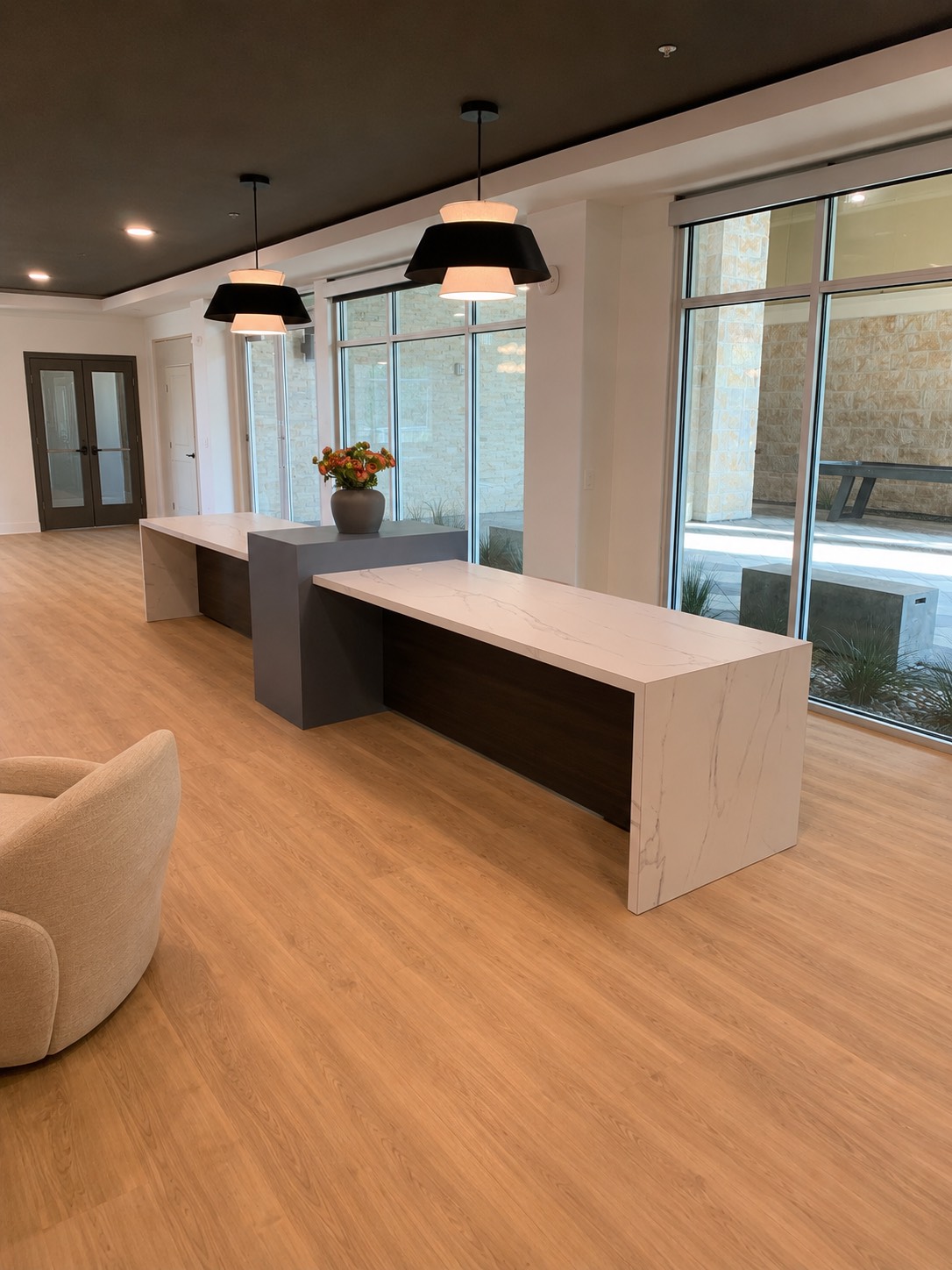 Apartment Leasing Desk RD-064