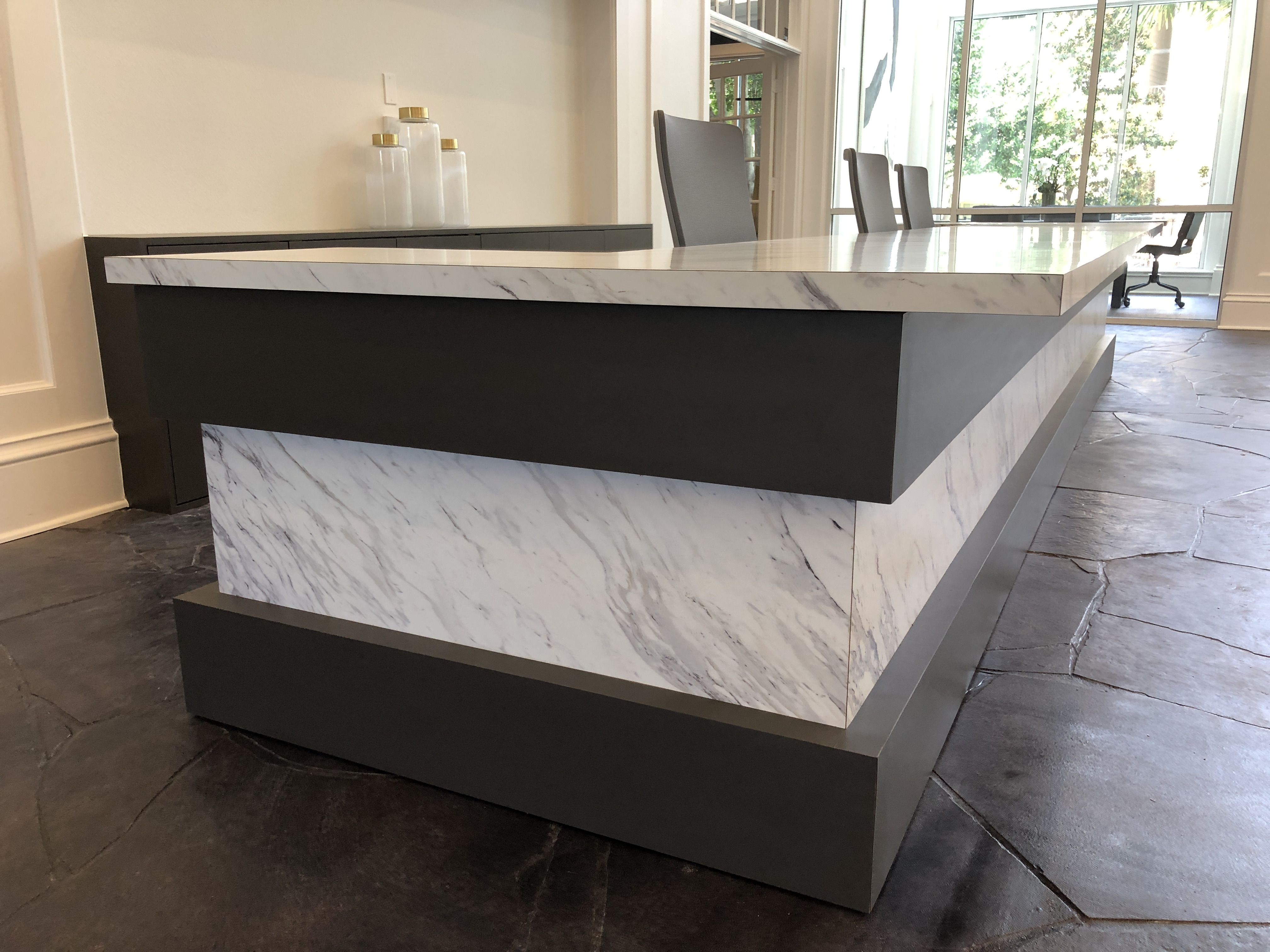 Apartment Leasing Desk RD-079